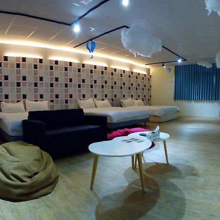 Sleep In Guest House Hualien City Exterior photo